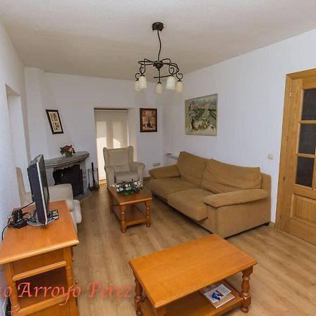 Casa Rural El Salon Del Baile Navarredondilla Eksteriør bilde